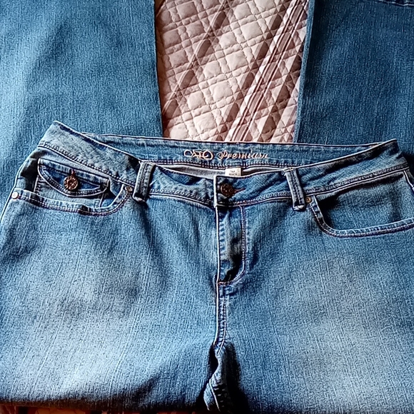 Cato Premium Flair Leg Jeans - Picture 4 of 8